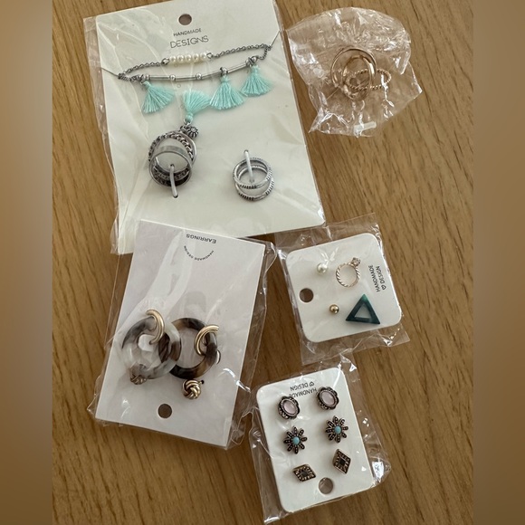 Jewelry - Fashion set earrings,necklace and rings